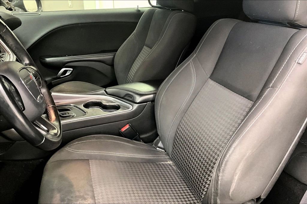 Used 2019 Dodge Challenger SXT RWD image 21