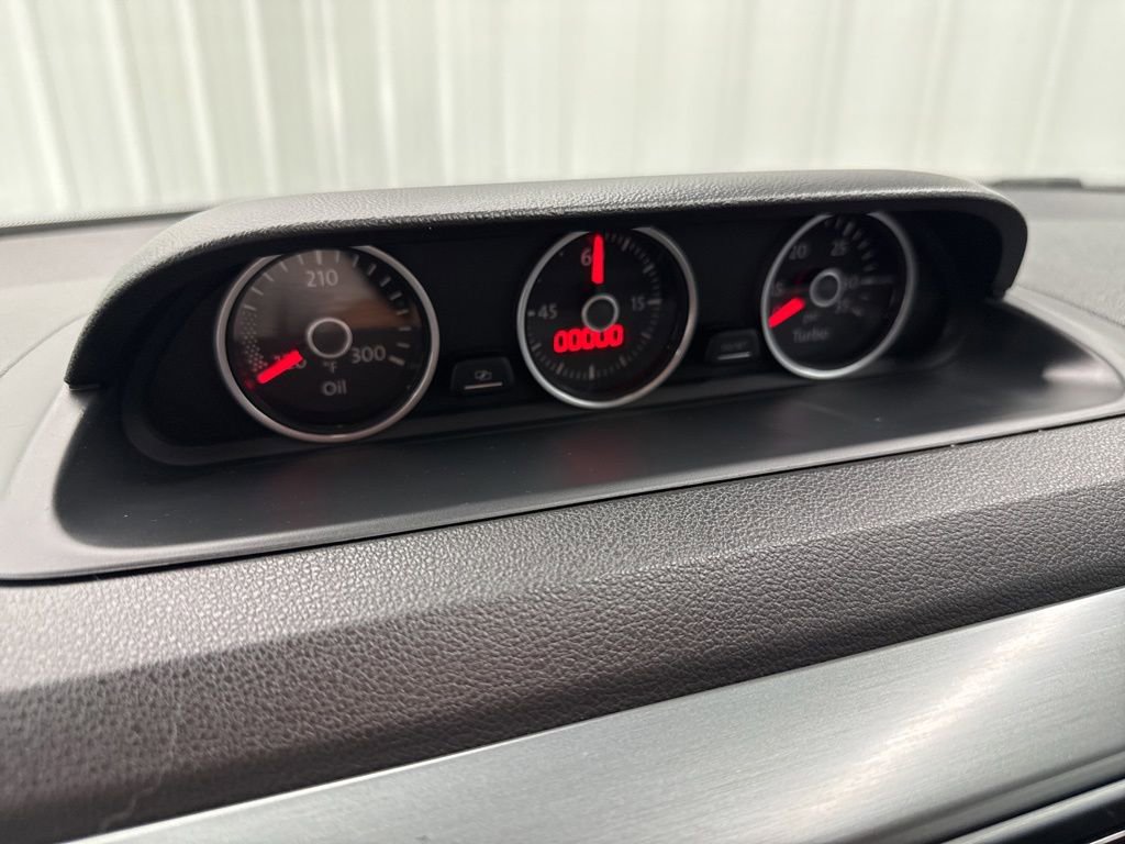 Used 2013 Volkswagen Beetle R-Line FWD image 18