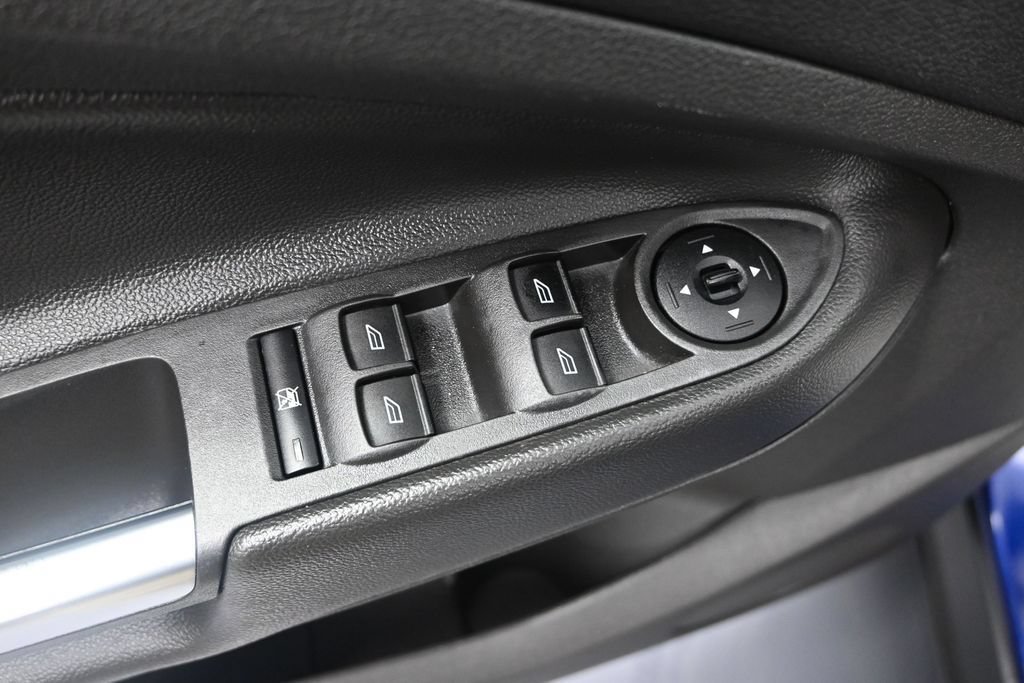 Used 2016 Ford Escape SE w/ Equipment Group 201A FWD image 10