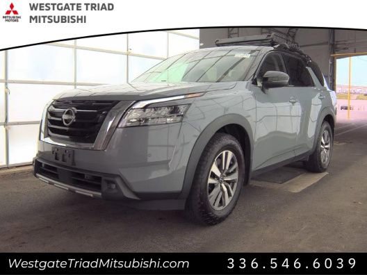 Used 2022 Nissan Pathfinder SL w/ Cargo Package AWD/4WD image 2