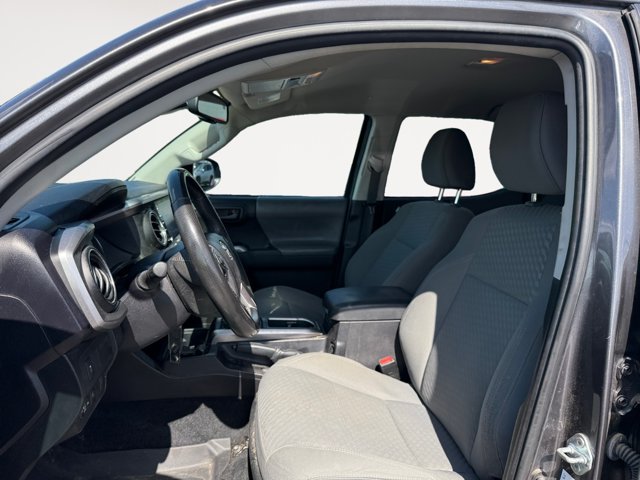 Used 2021 Toyota Tacoma SR5 AWD/4WD image 9