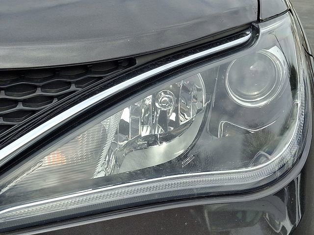 Used 2018 Chrysler Pacifica Touring-L image 9