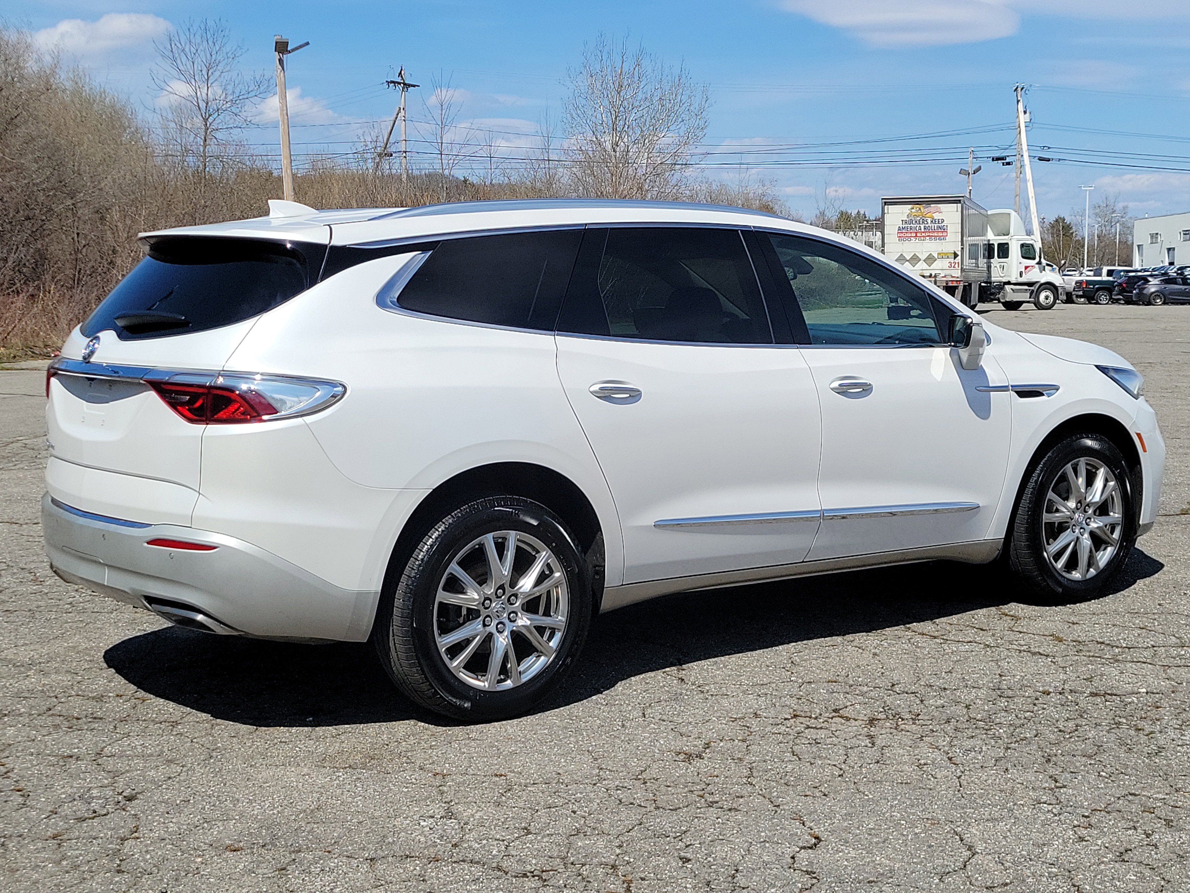 Used 2023 Buick Enclave Essence w/ Experience Buick Package AWD/4WD image 5