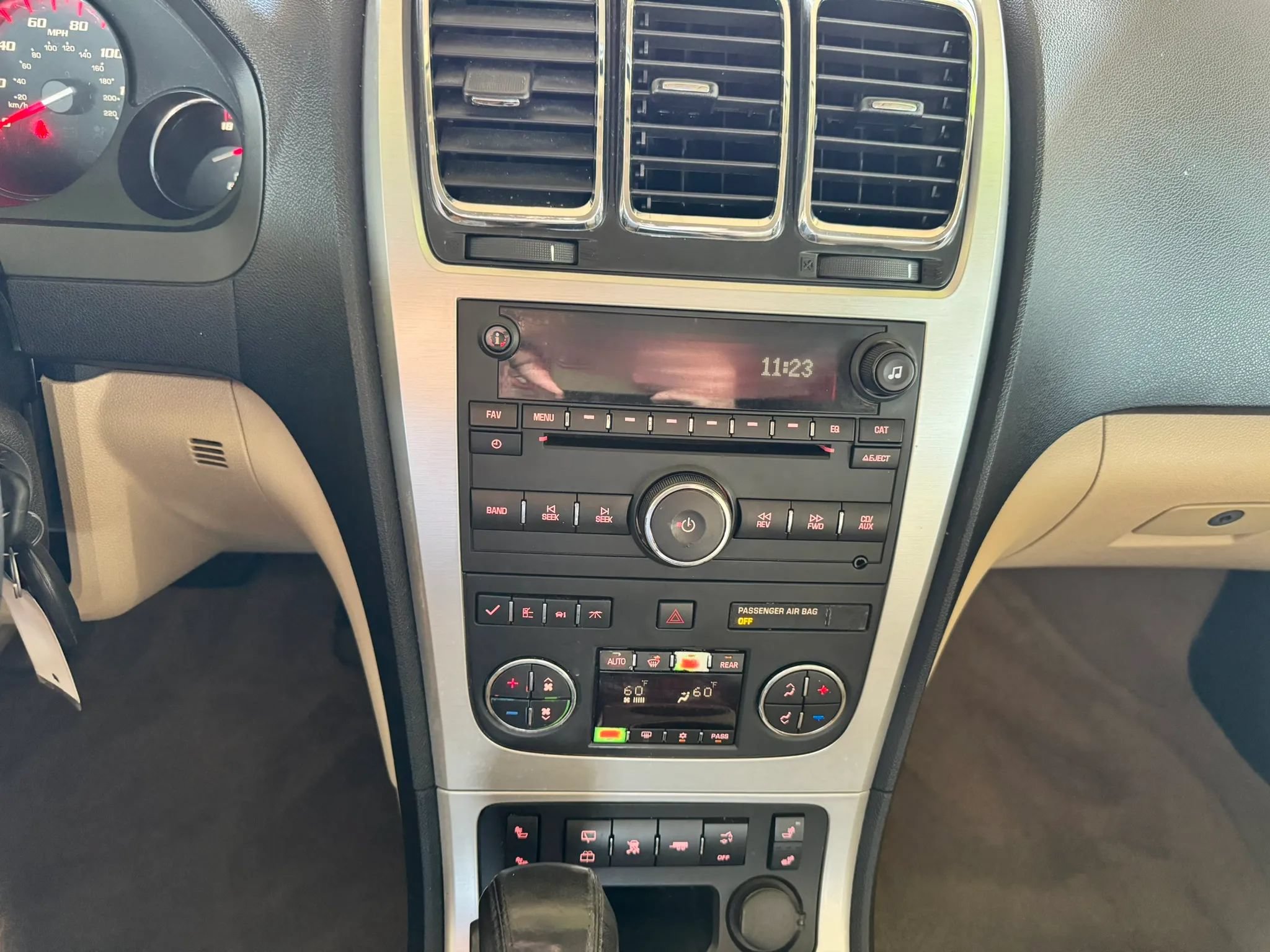 Used 2011 GMC Acadia SLT FWD image 13