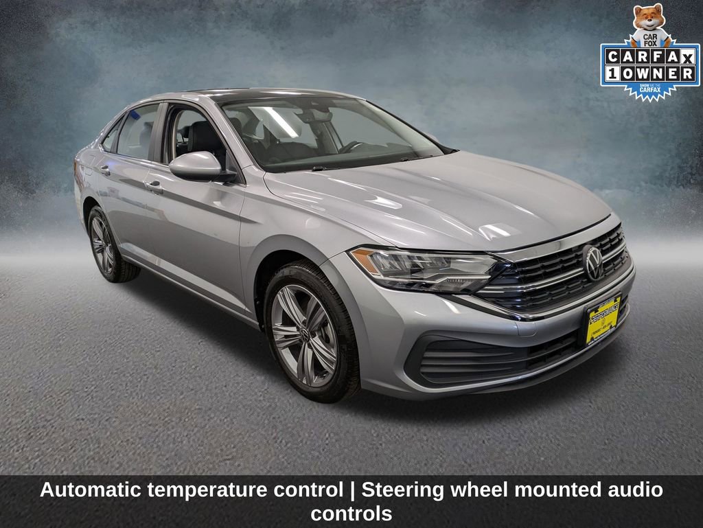 Used 2023 Volkswagen Jetta SE w/ Panoramic Sunroof Package FWD image 3