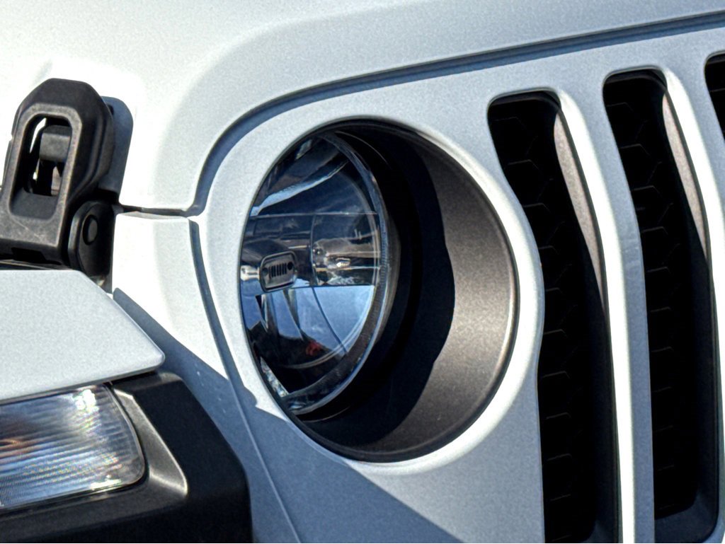 Certified 2023 Jeep Gladiator Mojave w/ Cold Weather Group image 5