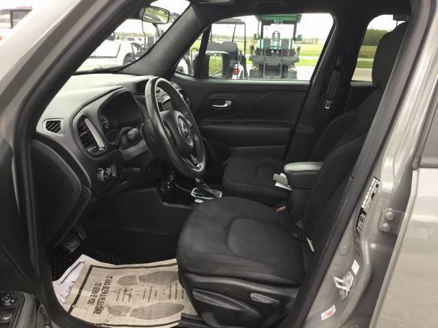 Used 2022 Jeep Renegade Altitude image 13