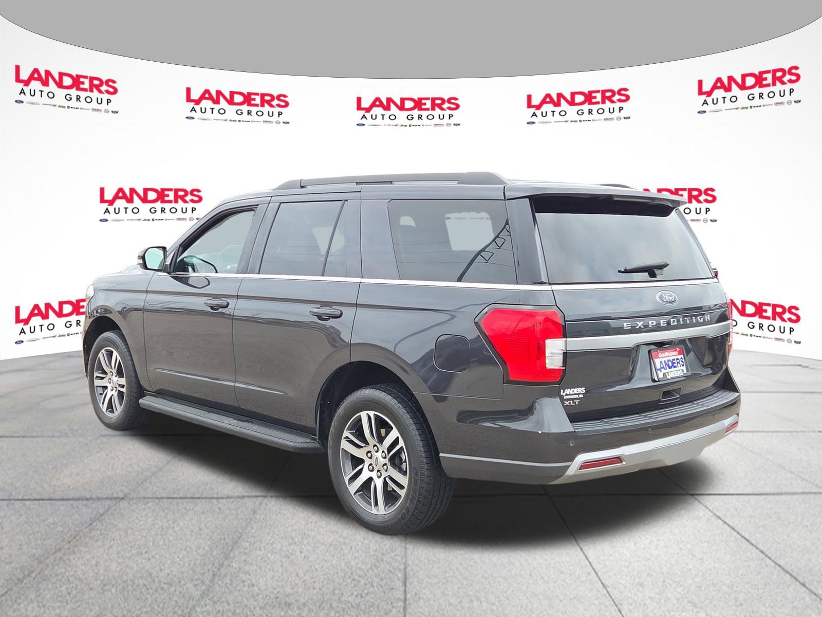 Used 2024 Ford Expedition XLT RWD image 5