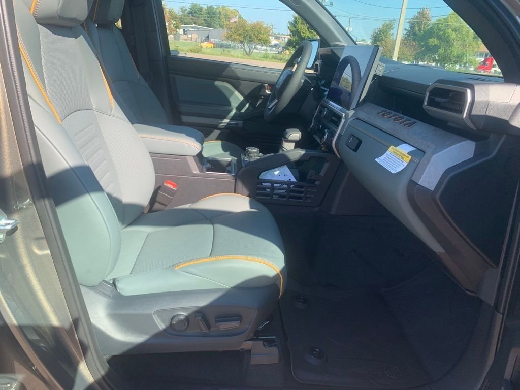 New 2025 Toyota Tacoma Trailhunter image 31
