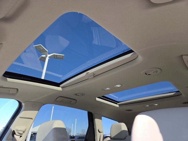 Used 2022 Buick Enclave Premium w/ Experience Buick Package AWD/4WD image 3