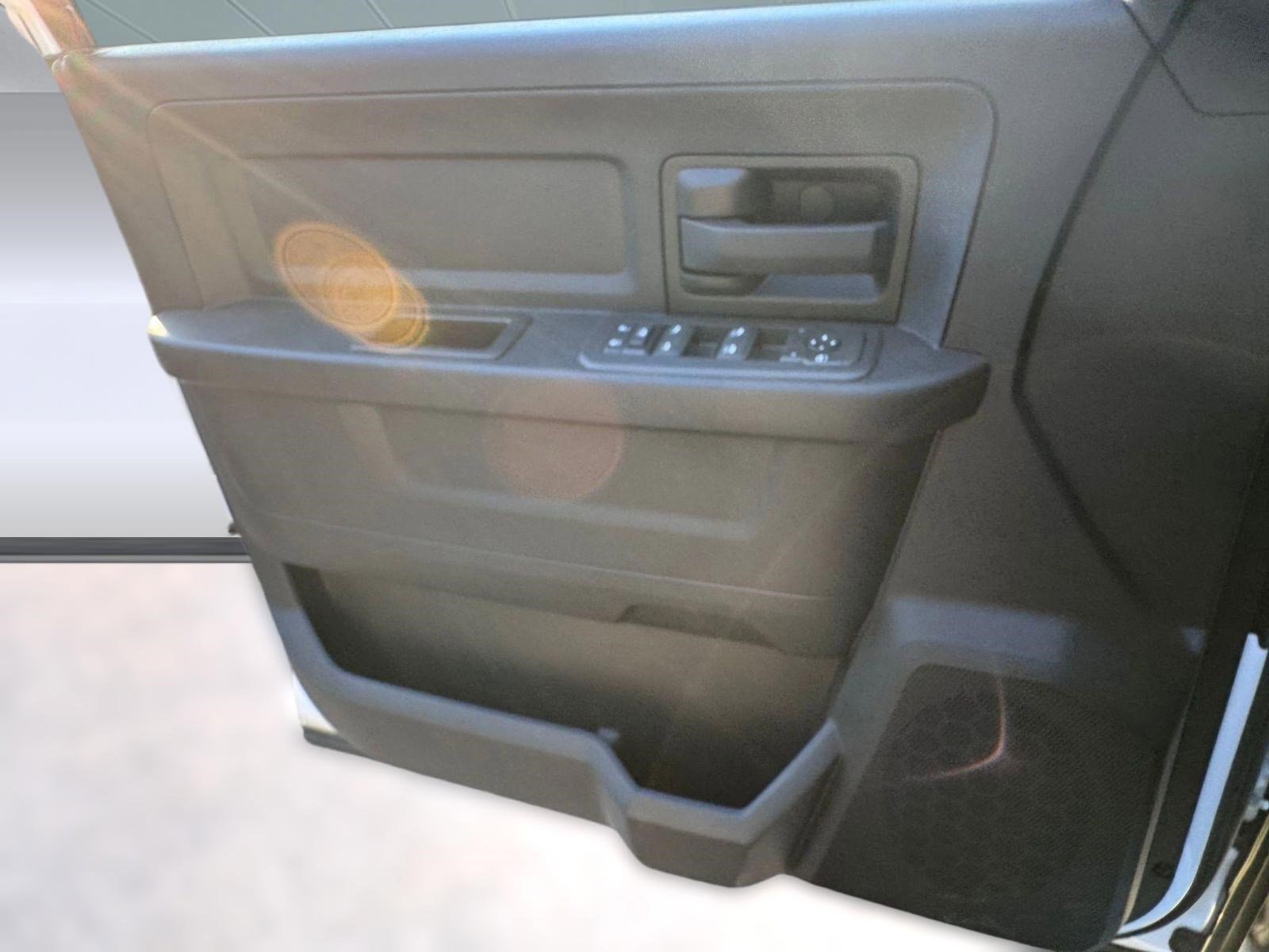 New 2025 RAM 2500 Tradesman image 31