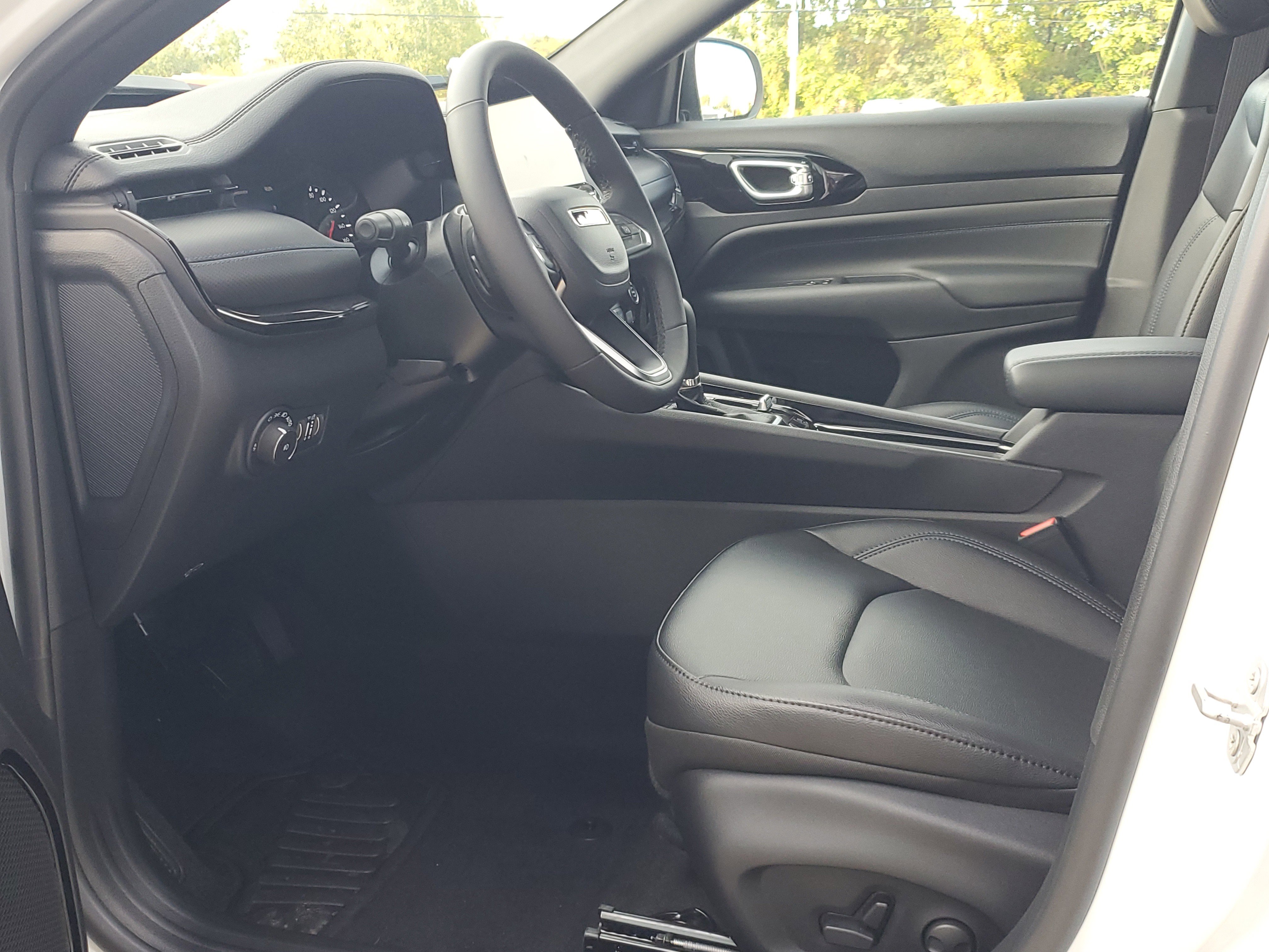 New 2026 Jeep Compass Limited image 7