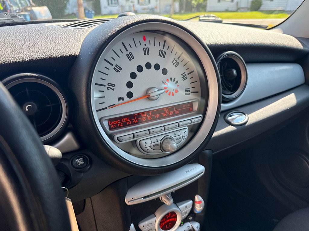 Used 2009 MINI Cooper Clubman Hardtop FWD image 12