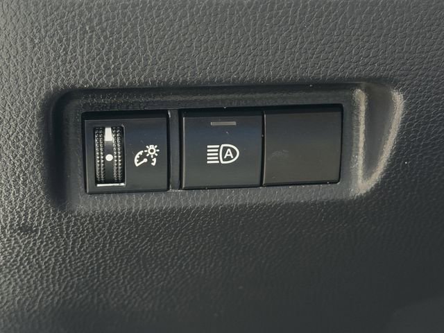 Used 2019 Toyota RAV4 LE image 22