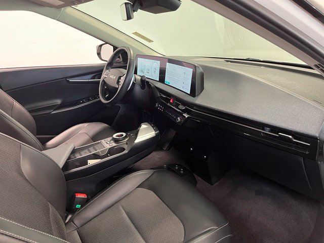 Used 2024 Kia EV6 Light RWD image 11