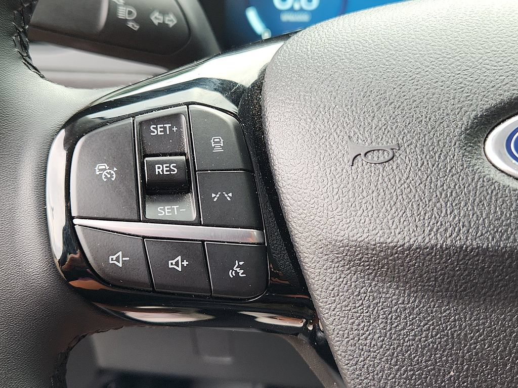Used 2023 Ford Escape Platinum w/ Premium Technology Package AWD/4WD image 18