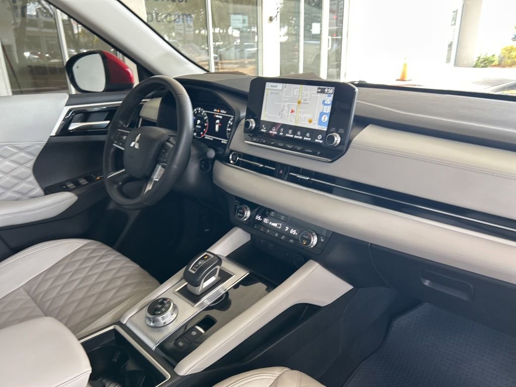 Used 2023 Mitsubishi Outlander SEL image 22