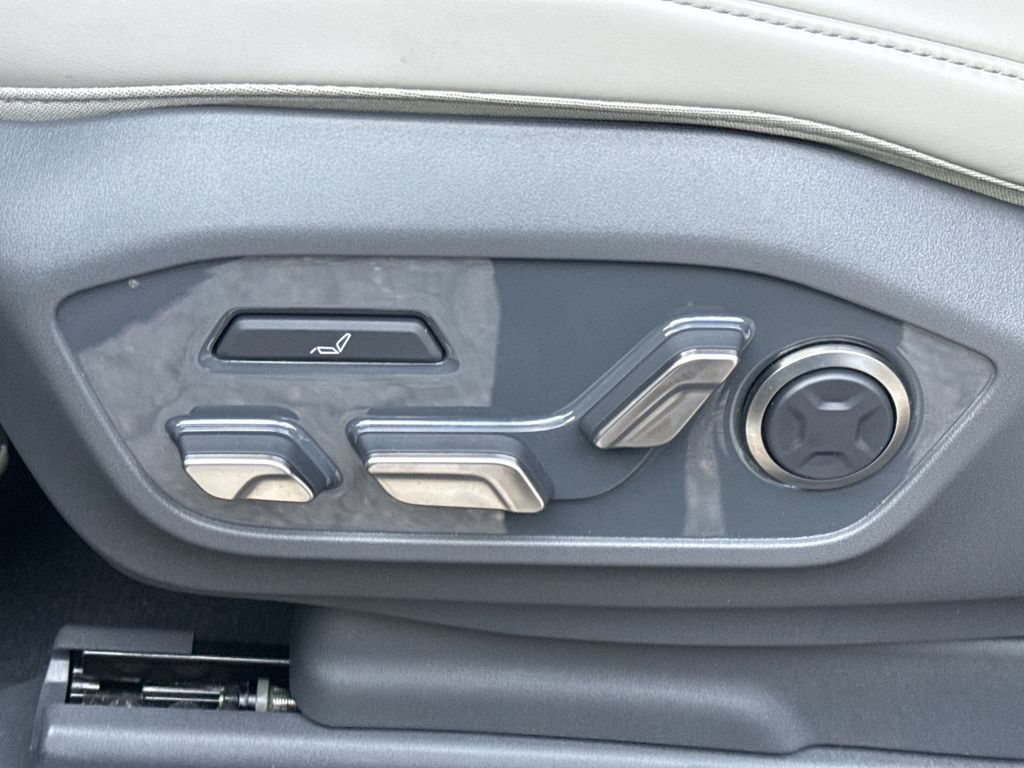 Used 2024 Kia EV9 Land AWD/4WD image 14