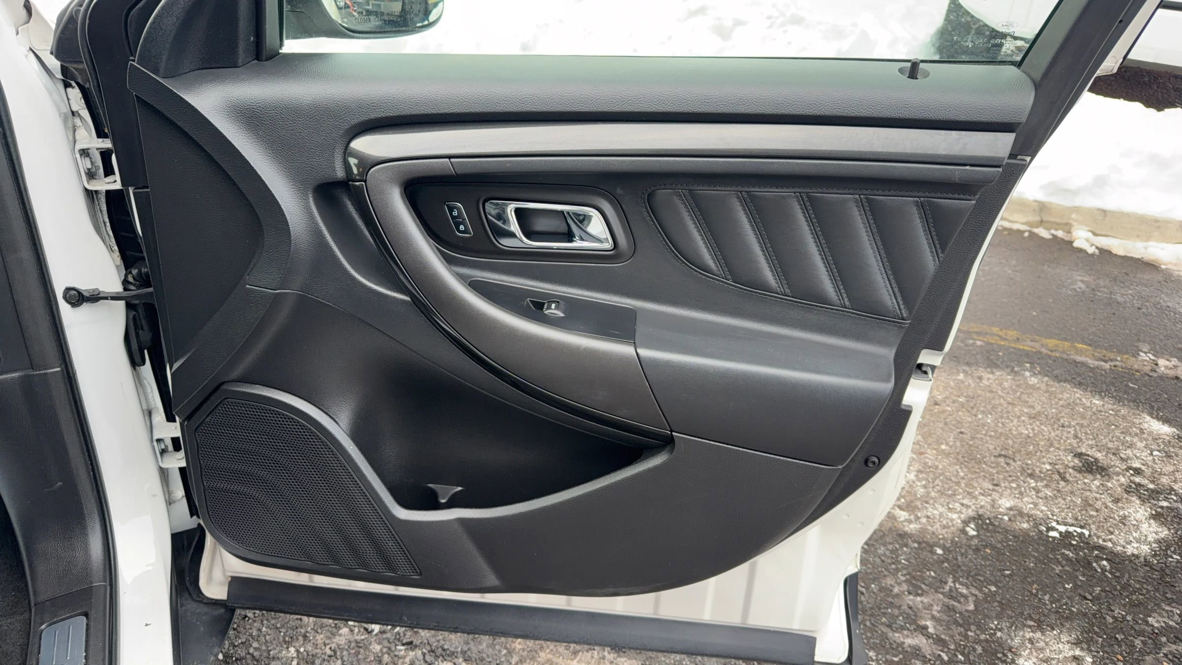 Used 2013 Ford Taurus SHO image 24