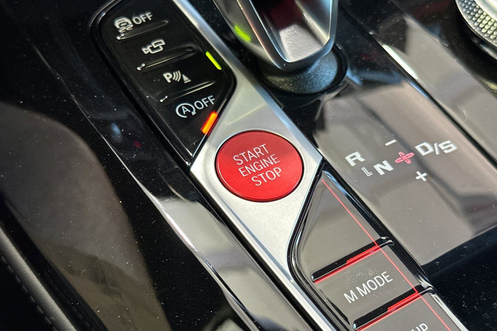 New 2025 BMW X4 M w/ Competition Package image 20