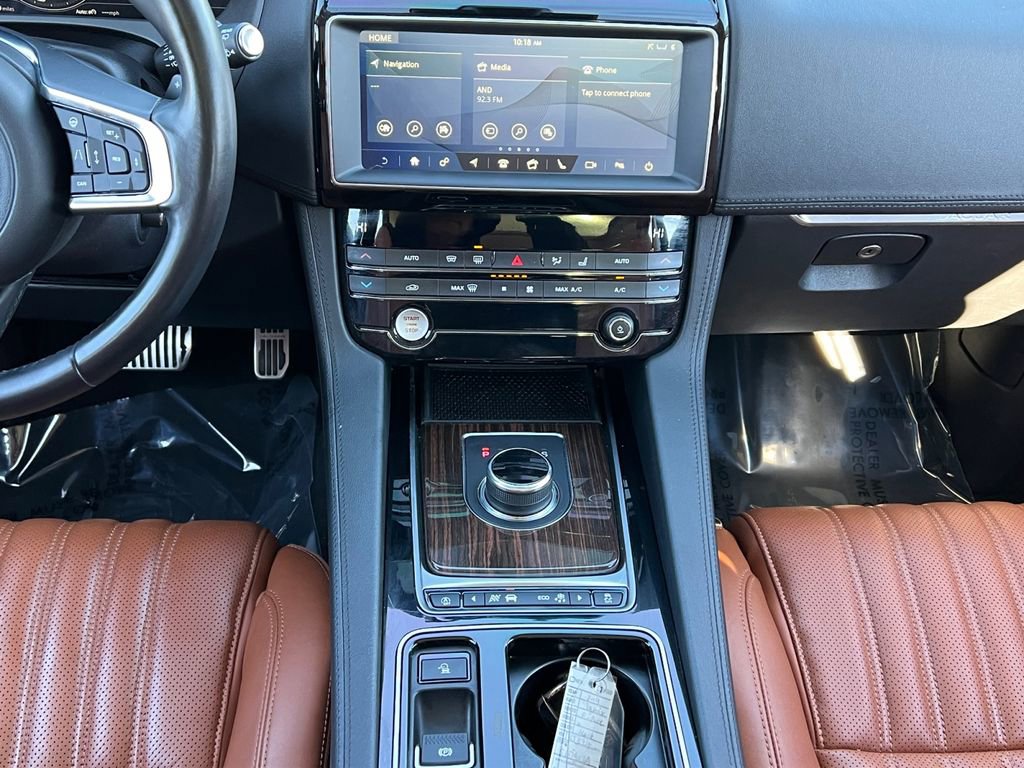 Used 2019 Jaguar F-PACE Portfolio image 12