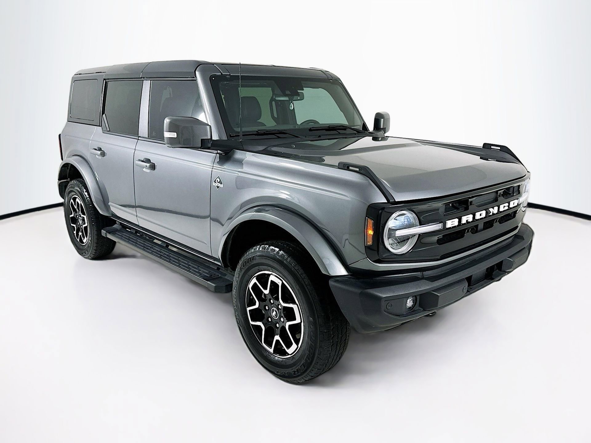 Used 2024 Ford Bronco Outer Banks AWD/4WD image 1
