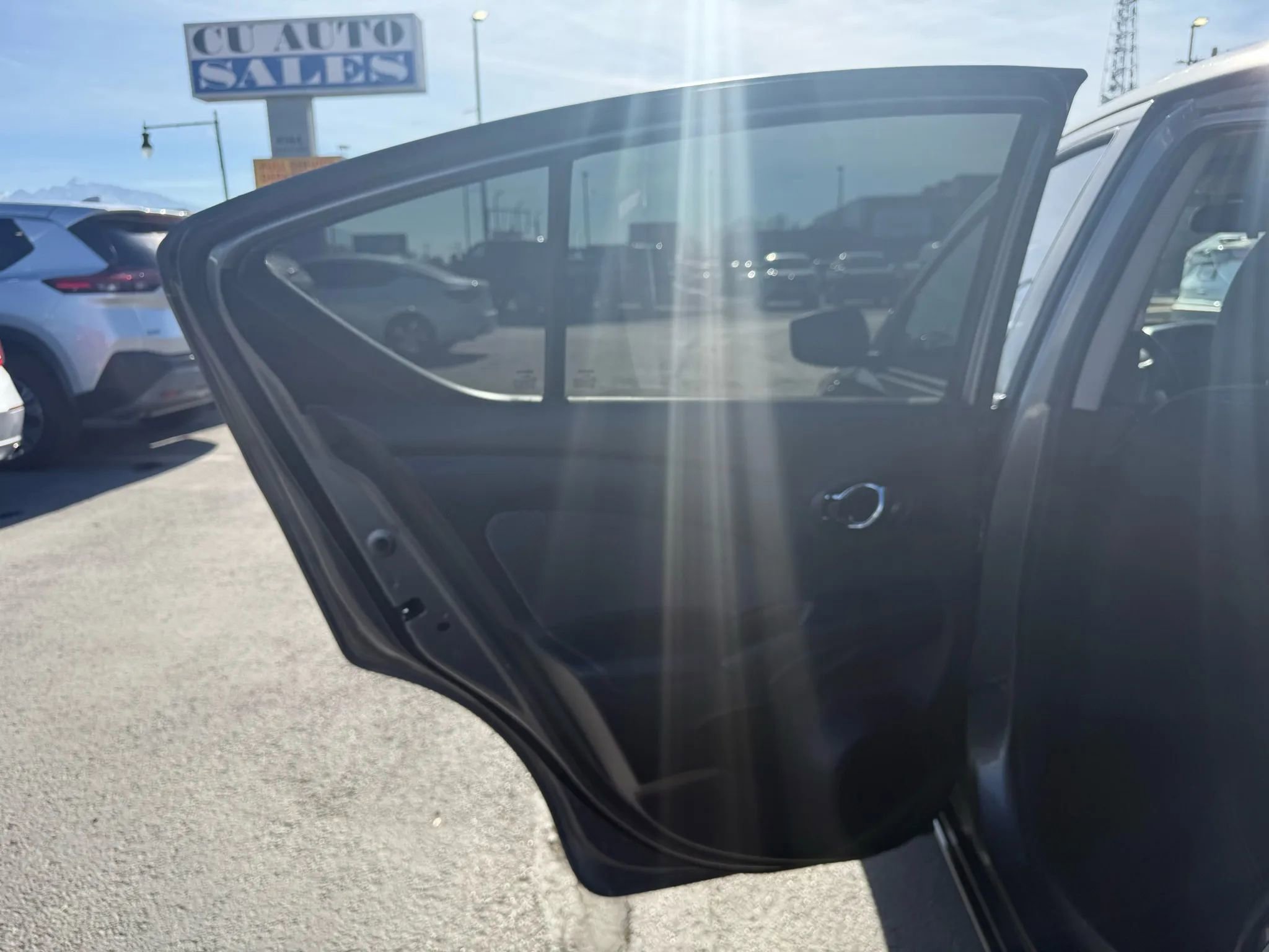 Used 2016 Nissan Versa SV image 19