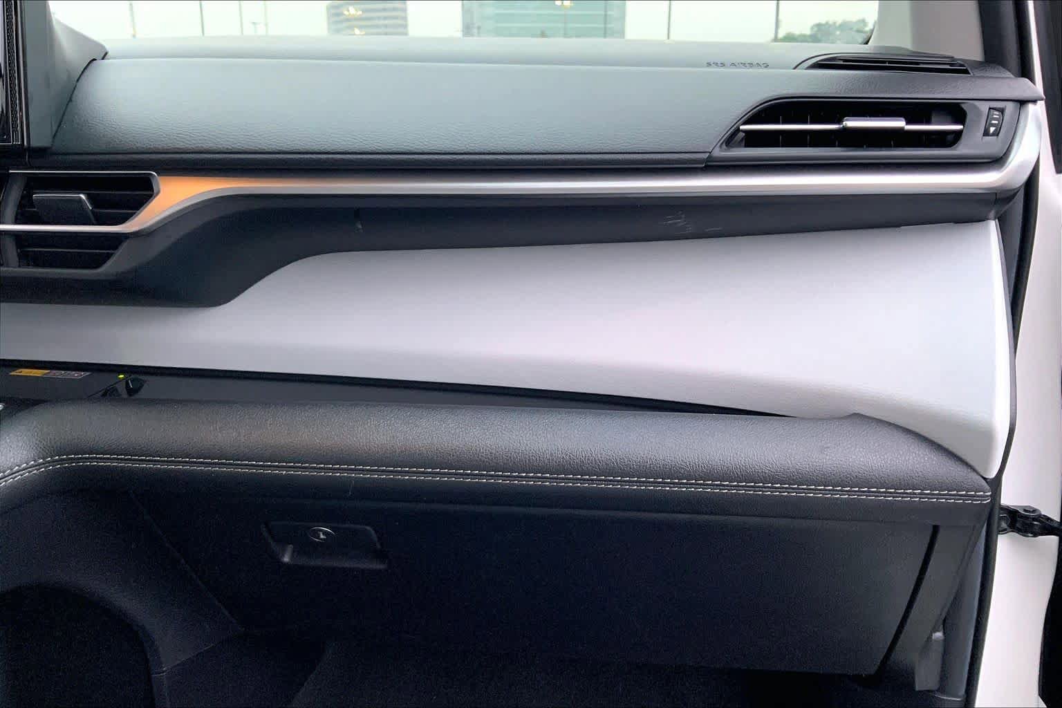 Used 2026 Toyota Sienna LE FWD image 18