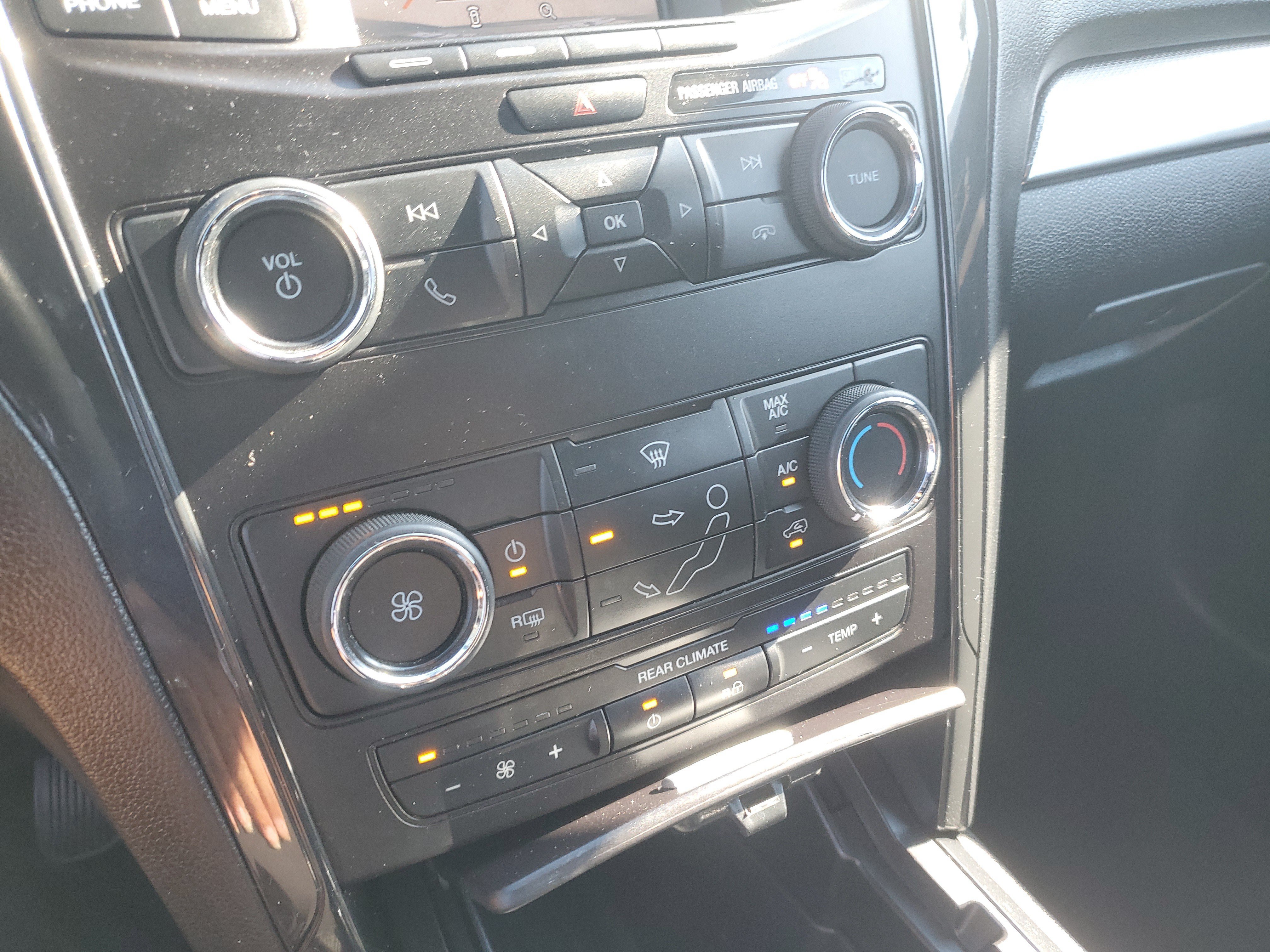 Used 2019 Ford Explorer XLT FWD image 22