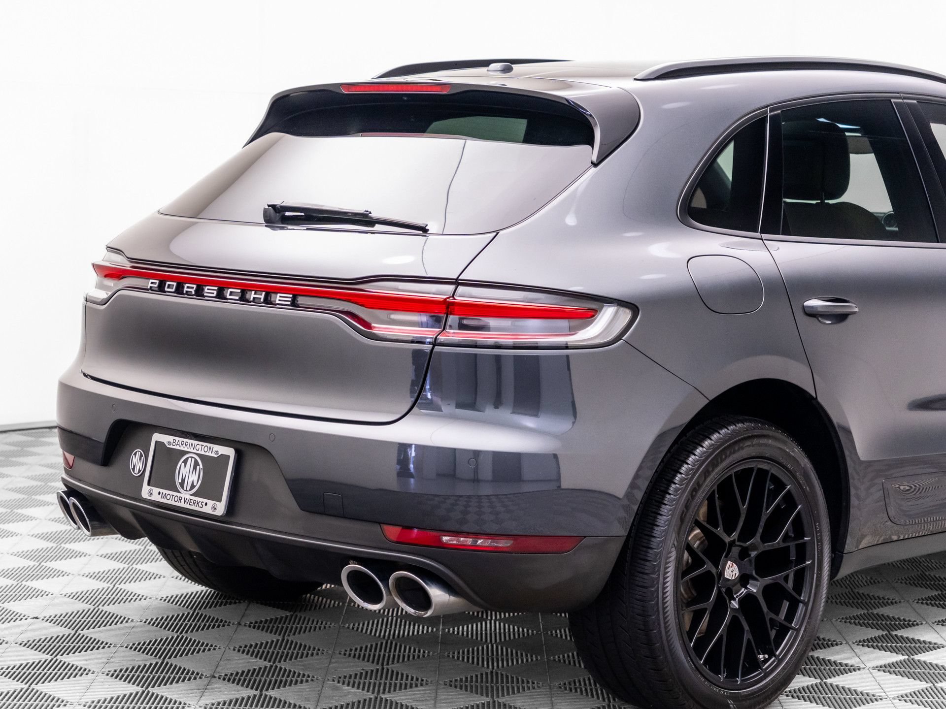 Used 2021 Porsche Macan AWD/4WD image 33