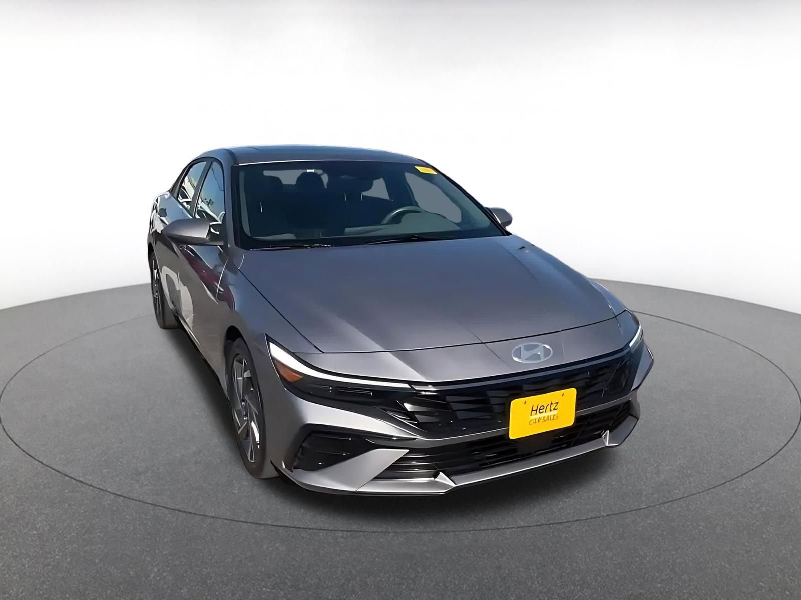Used 2025 Hyundai Elantra SEL image 3