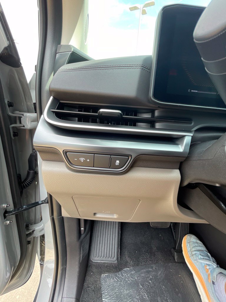 New 2027 Kia Carnival FWD image 12