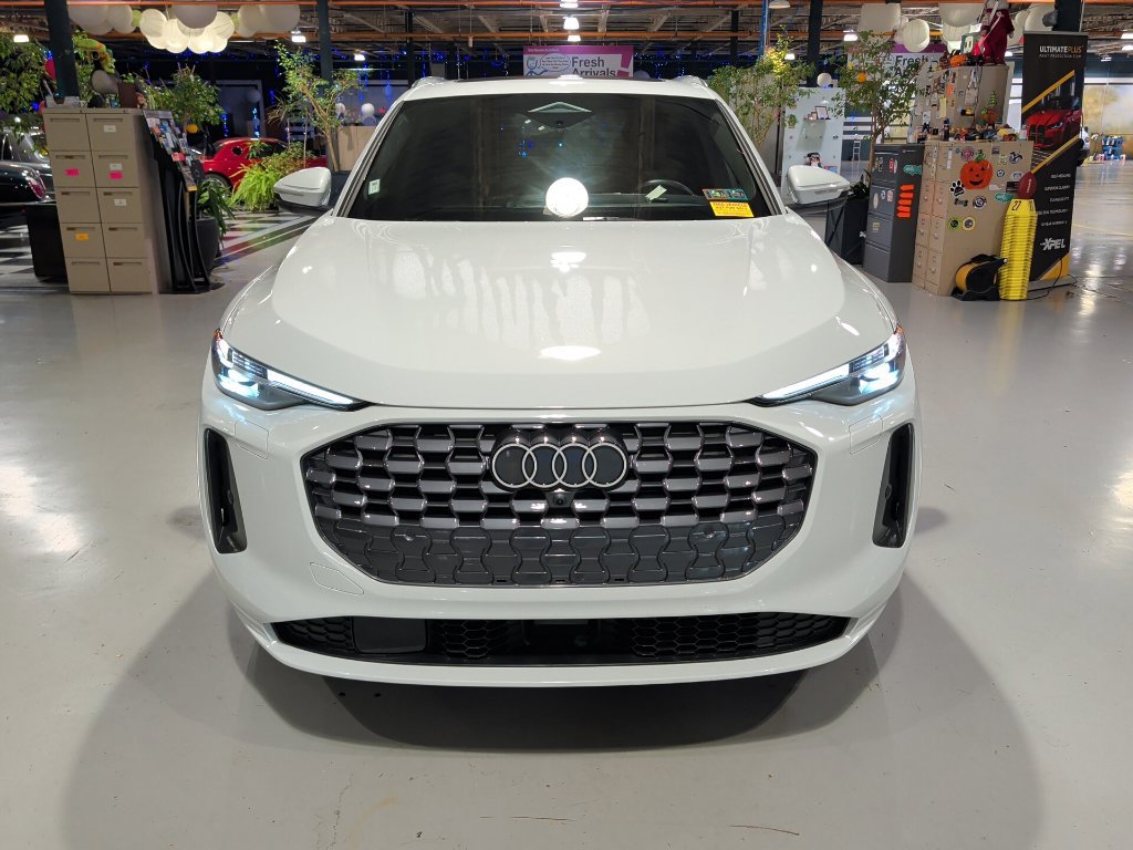 Used 2025 Audi Q5 Premium Plus w/ Premium Plus AWD/4WD image 10