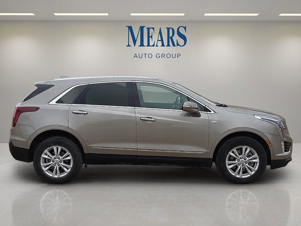 Used 2023 Cadillac XT5 Luxury w/ LPO, Floor Liner Package FWD image 6