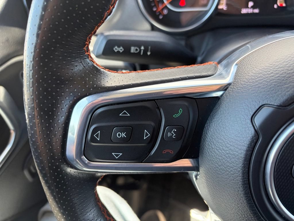Used 2023 Jeep Gladiator Mojave w/ Cold Weather Group AWD/4WD image 32