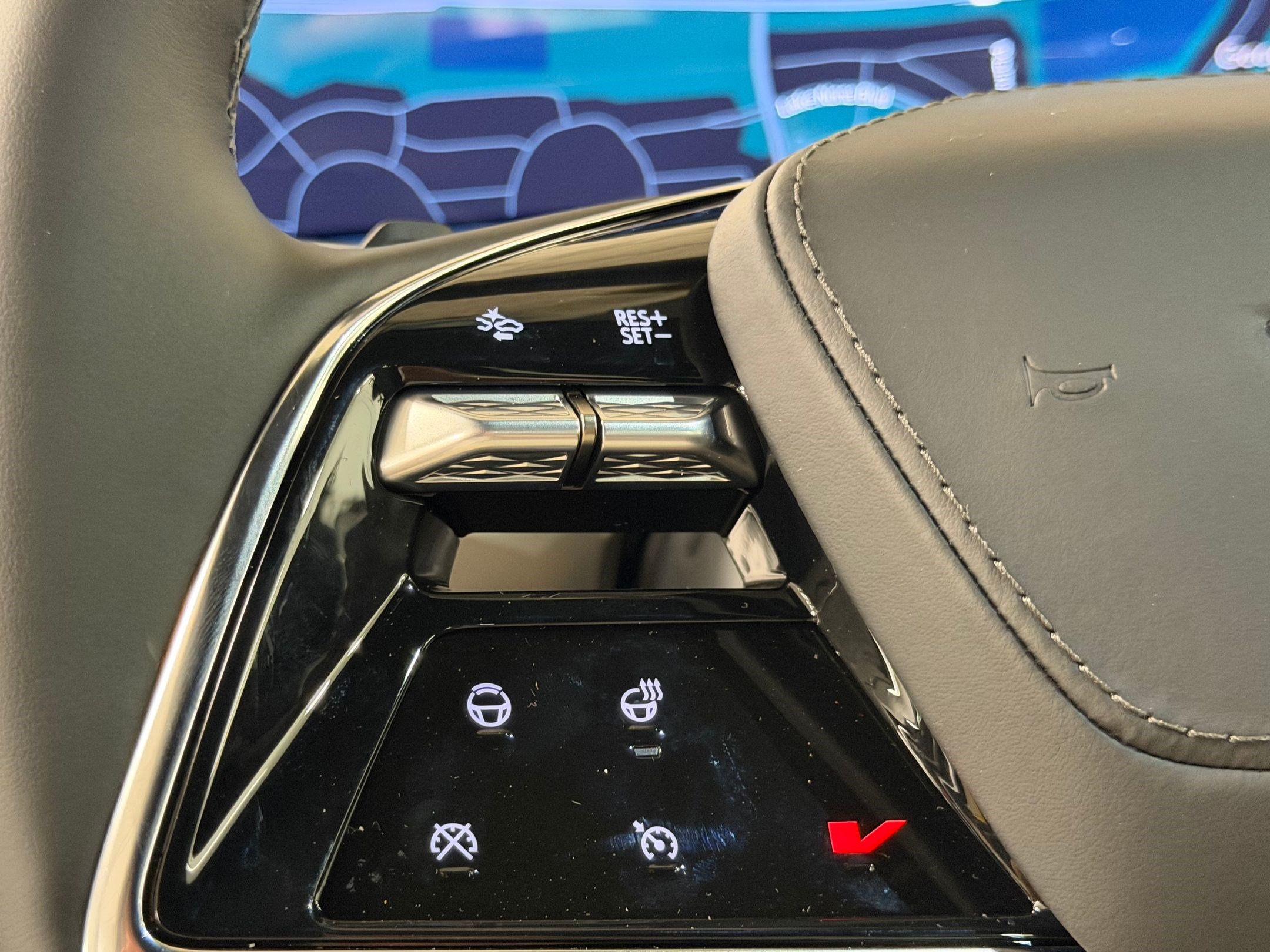 New 2027 Cadillac Vistiq Luxury AWD/4WD image 15