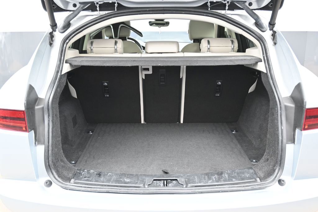Used 2023 Jaguar E-PACE SE AWD/4WD image 13