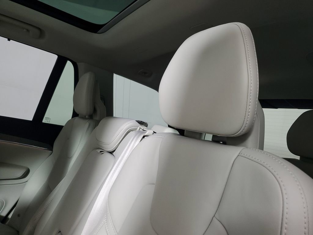Certified 2025 Volvo XC90 B6 Ultra image 15