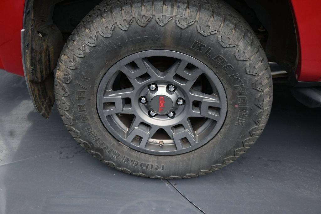 Used 2020 Toyota 4Runner TRD Off-Road Premium w/ Moonroof Package AWD/4WD image 10