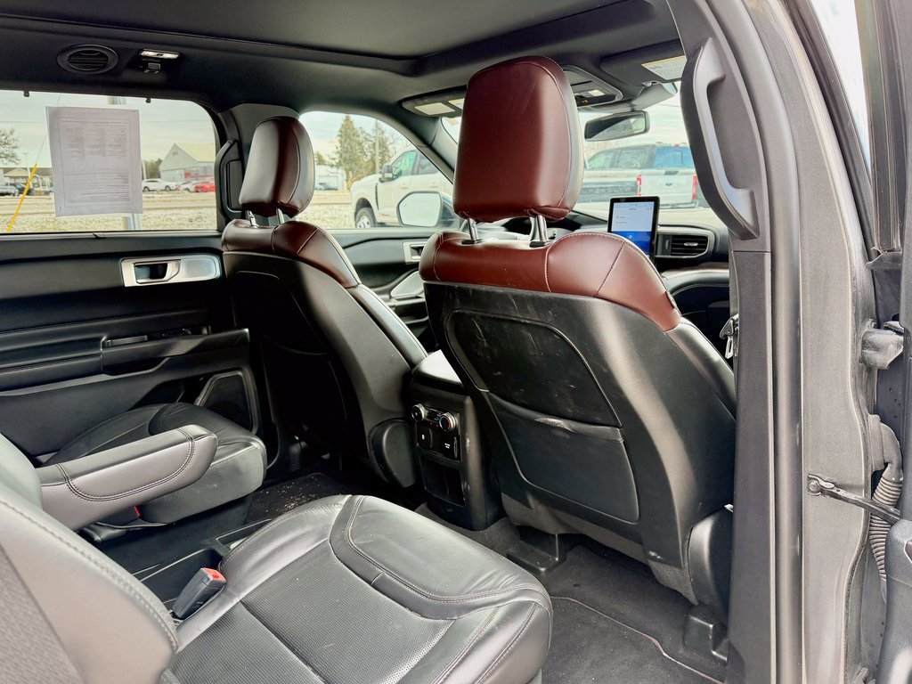 Certified 2020 Ford Explorer Platinum w/ Premium Technology Package image 18