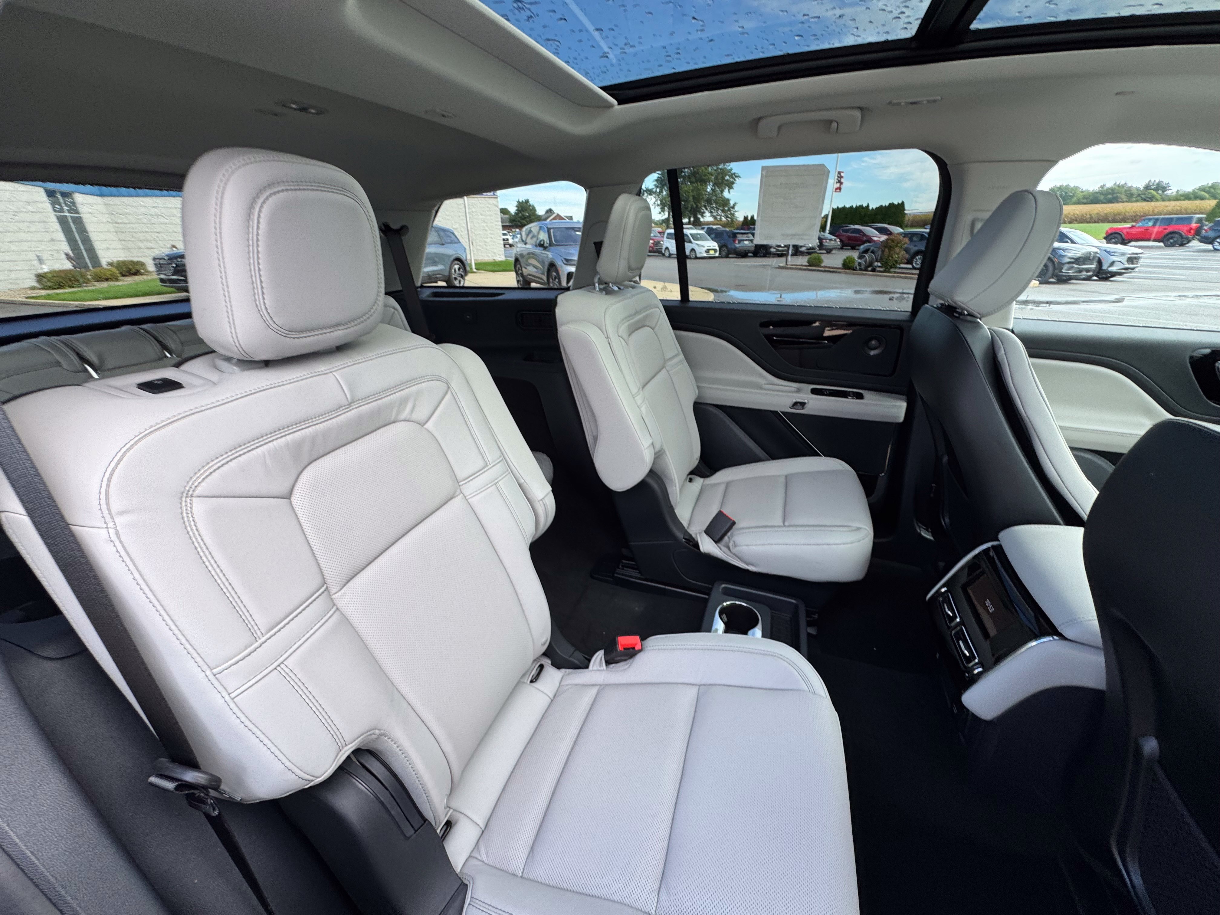 New 2026 Lincoln Aviator Reserve w/ Jet Appearance Package AWD/4WD image 14