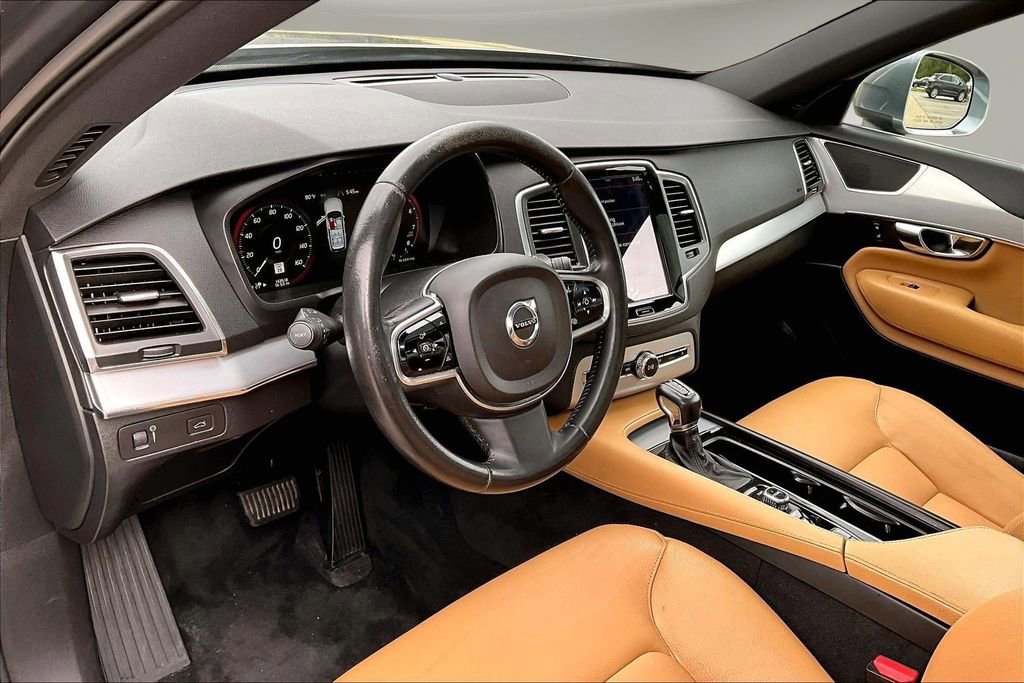 Used 2017 Volvo XC90 T6 Momentum w/ Vision Package AWD/4WD image 17