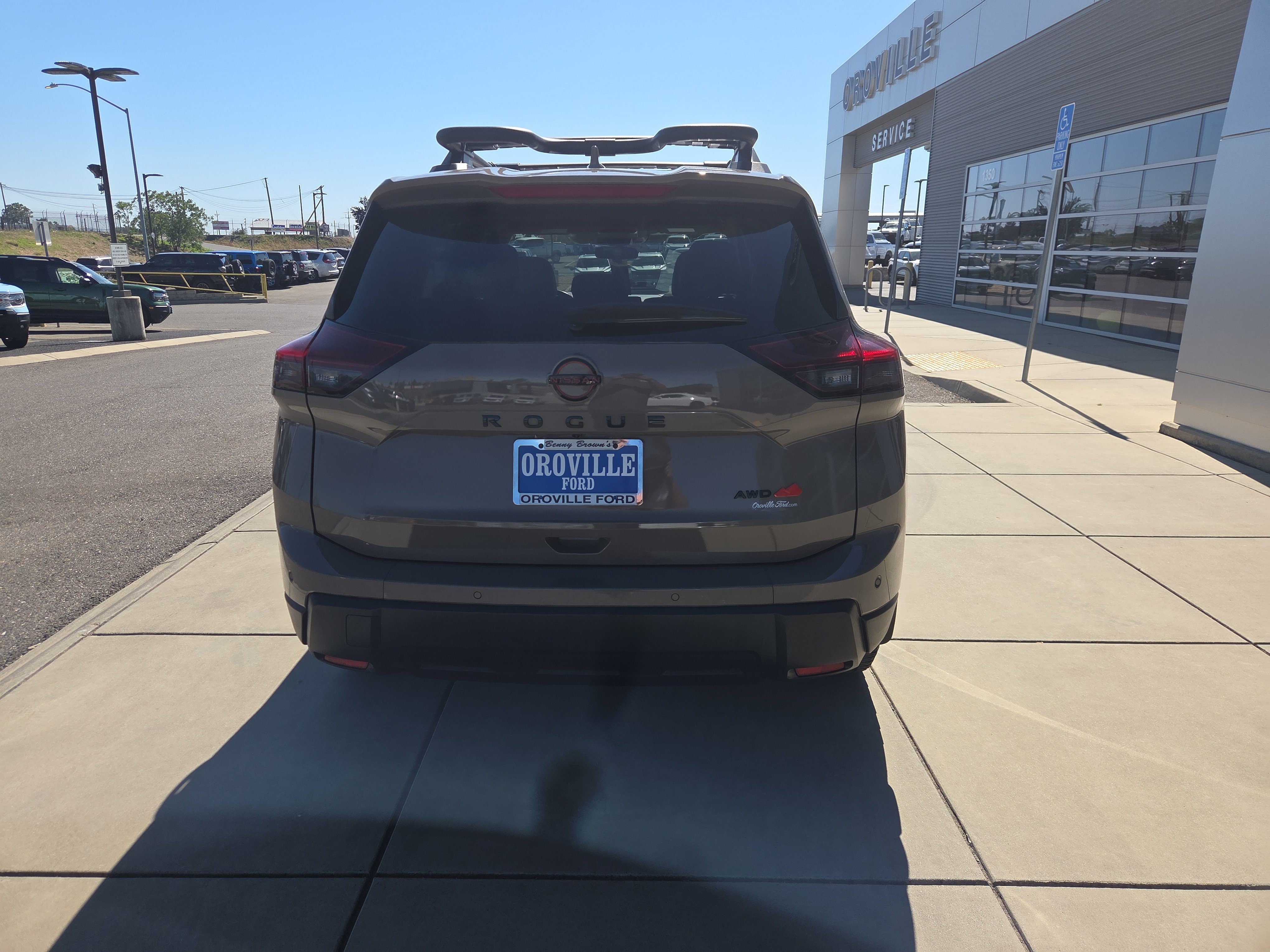 Used 2025 Nissan Rogue SV AWD/4WD image 4