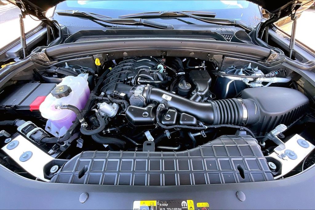 New 2025 Jeep Grand Cherokee Limited w/ Black Appearance Package image 11