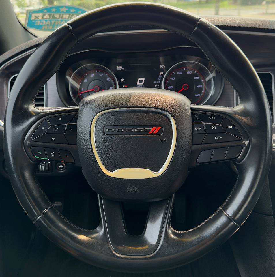 Used 2017 Dodge Charger SE RWD image 11