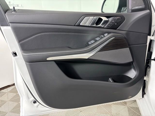 New 2026 BMW X7 xDrive40i AWD/4WD image 9