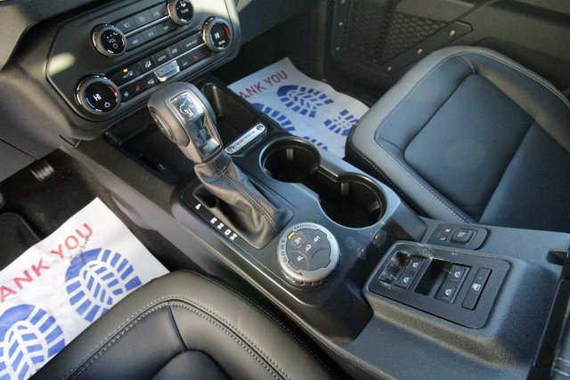 New 2025 Ford Bronco Outer Banks image 24