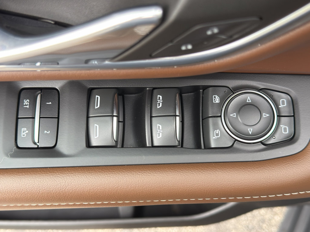 Used 2023 Chevrolet Suburban High Country AWD/4WD image 14