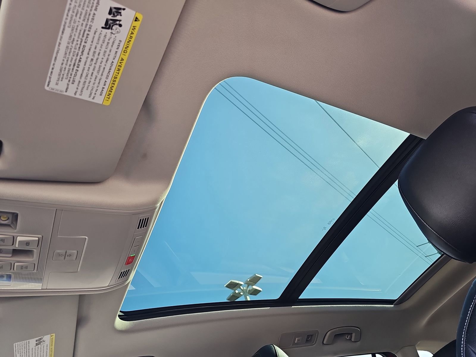 Used 2024 Volkswagen Tiguan SE w/ Panoramic Sunroof Package image 33