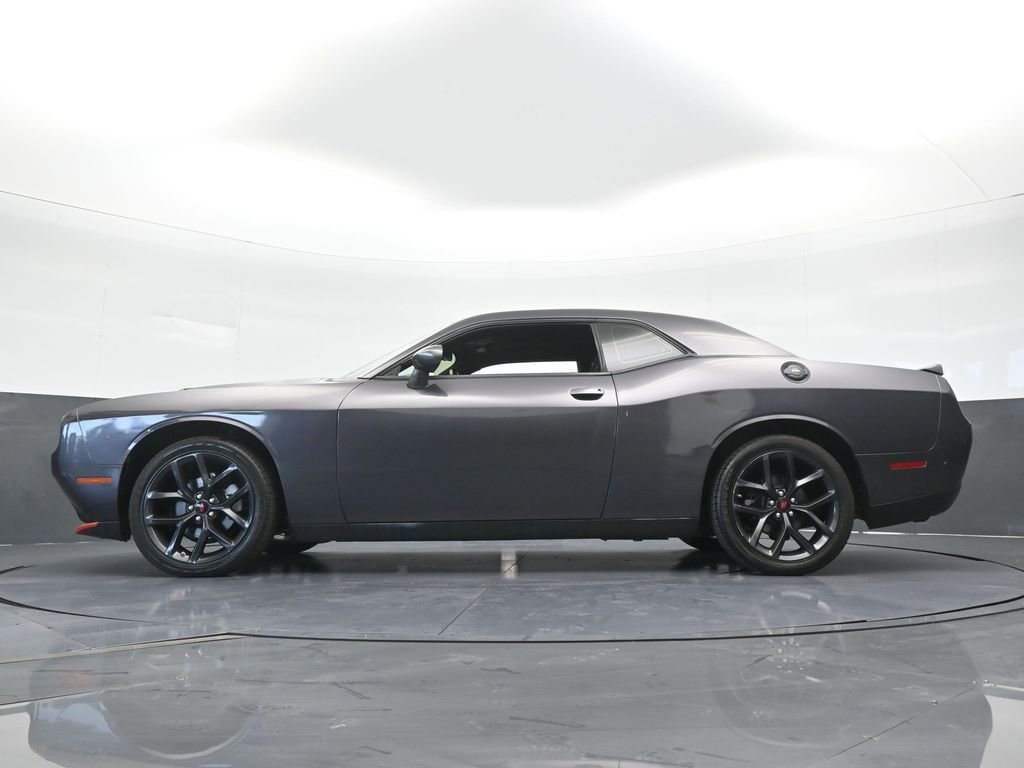 Used 2022 Dodge Challenger SXT w/ Driver Convenience Group RWD image 47
